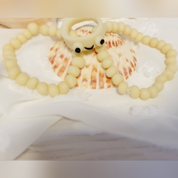 Glow in Dark Bracelets and Ring Set - Picture 6 of 7